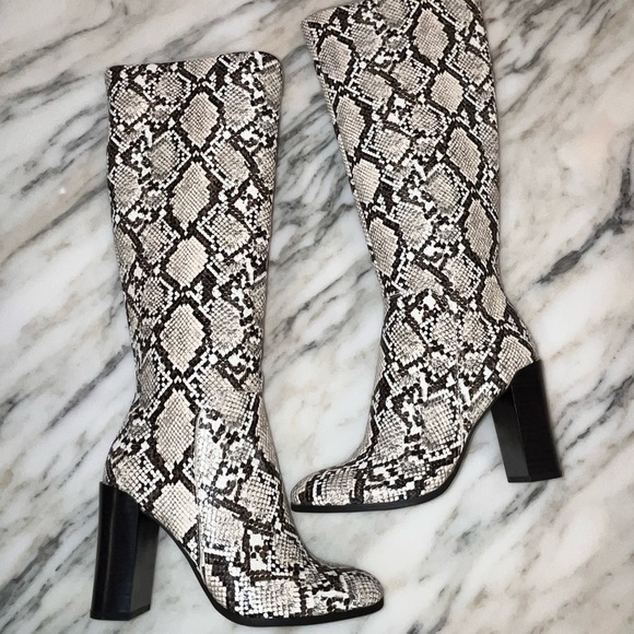 Kenneth COLE New York Justin Snake Skin Print Round Toe Block Heel Dress Boots - Picture 5 of 13